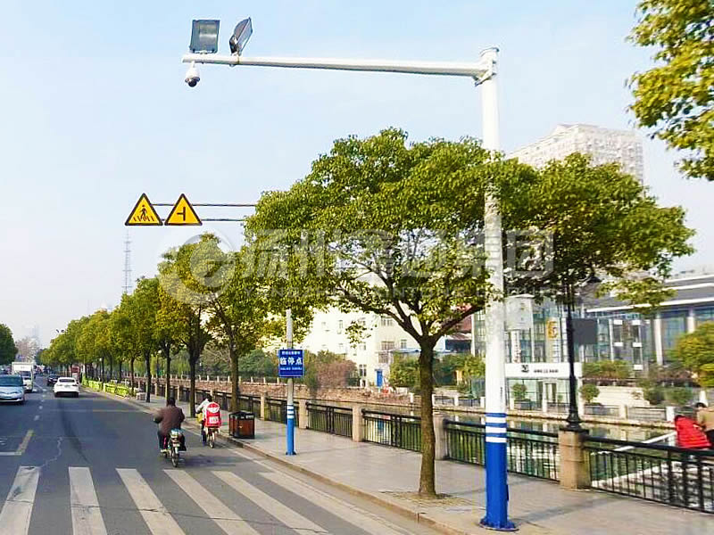 DJG-018，電子警察桿，治安監(jiān)控桿